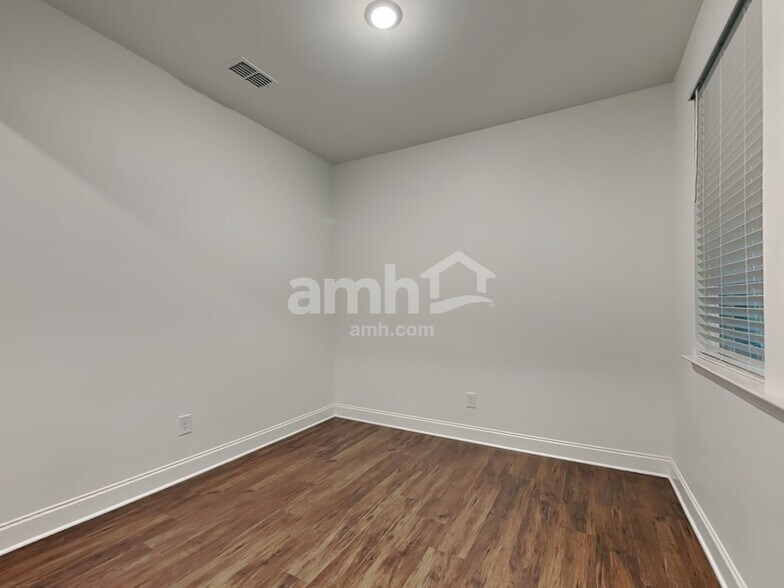 Building Photo - 1401 Alcovy Rd SE