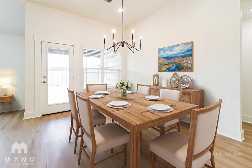 Building Photo - 1020 Autumn Royal Ave