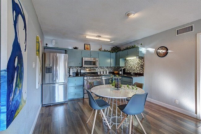 Primary Photo - Apartment for Rent