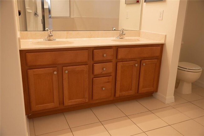 Building Photo - 8561 Acorn Ridge Ct