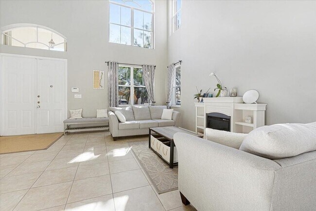 Building Photo - 2316 SW 127th Ave