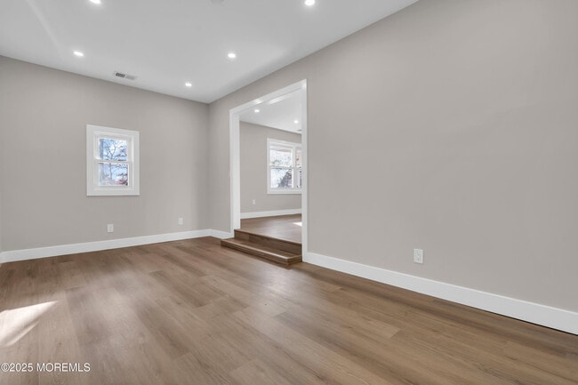 Building Photo - 170 Station Rd