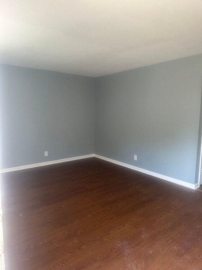 Building Photo - 1574-1574 Leonaire Ct