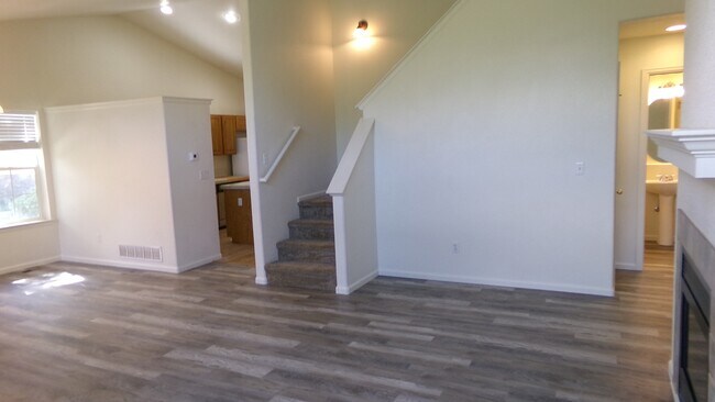 Building Photo - 217 Rock Bridge Ln
