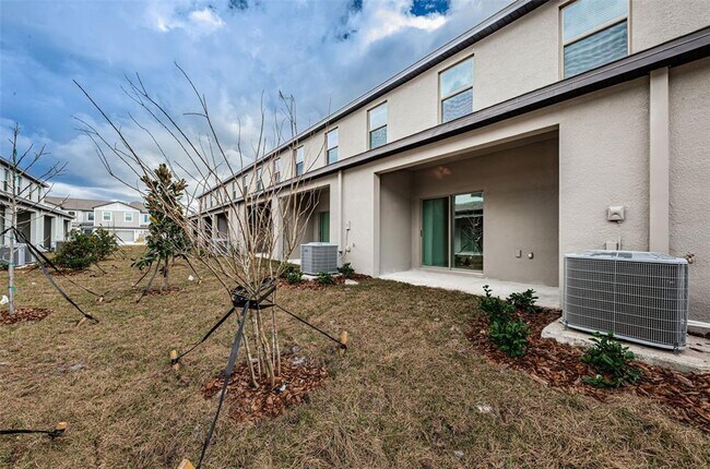 Building Photo - 8327 Crescent Oaks Dr