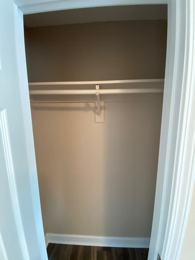 Building Photo - 672 Carrier Dr