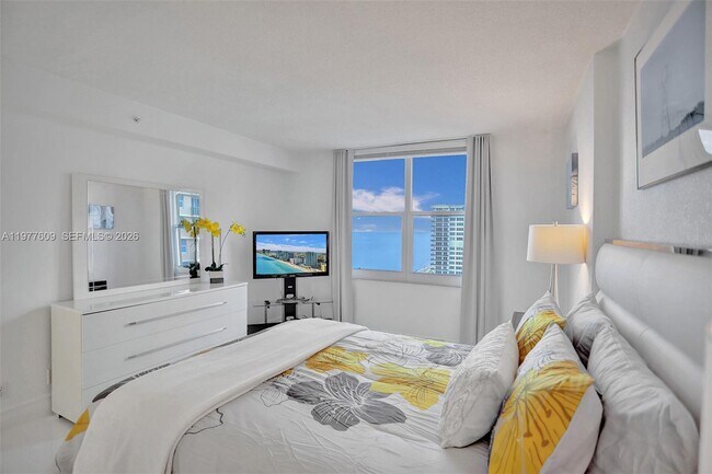 Building Photo - 2501 S Ocean Dr