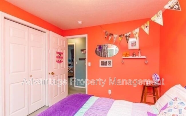 Building Photo - 3122 30th Ave SE