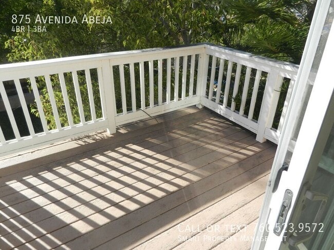 Building Photo - 875 Avenida Abeja