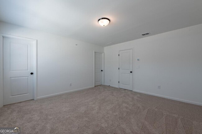 Building Photo - 5542 Highland St