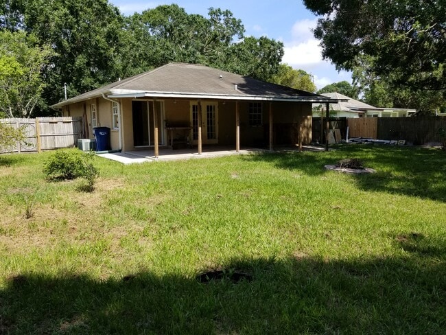 Building Photo - 4713 4th Ave E