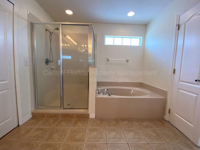 Building Photo - 9836 Old Patina Way