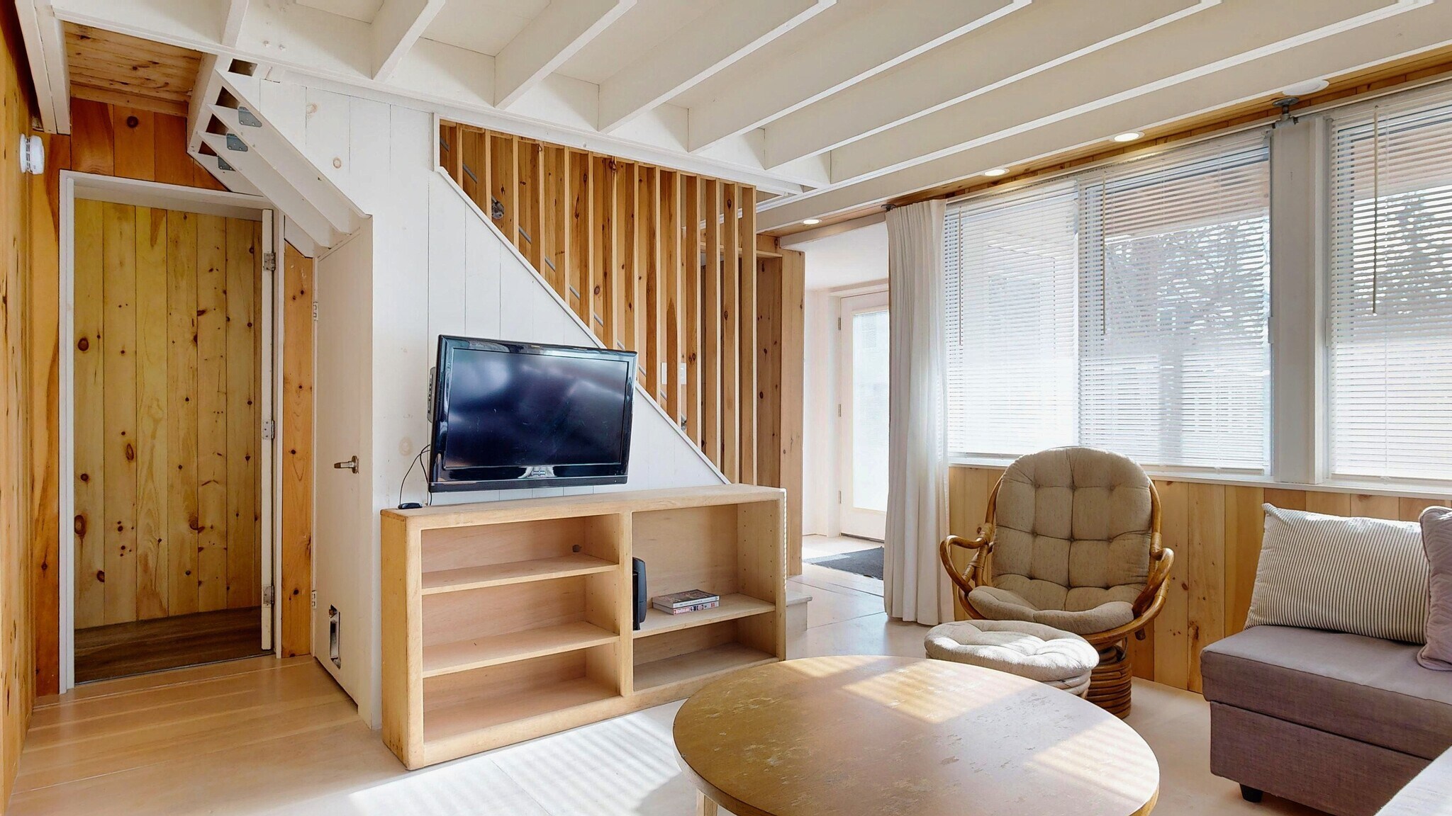 Building Photo - 42 Evergreen Ave