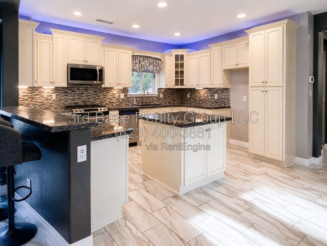 Building Photo - 21088 W Maiden Ln