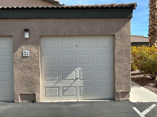 Building Photo - 2 bedroom 2 bathroom Condo