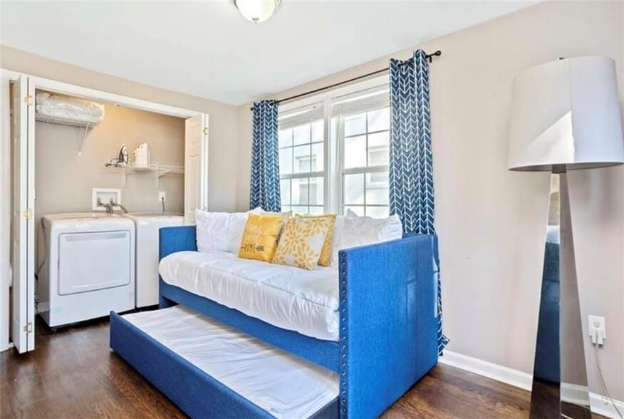 Building Photo - 1277 Blvd Lorraine SW