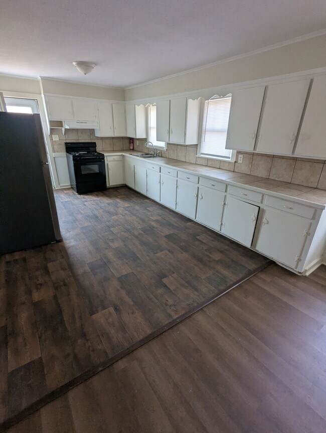 Building Photo - 6077 Cypress St