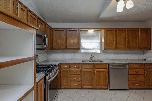 Building Photo - 3609 Cooper Branch E