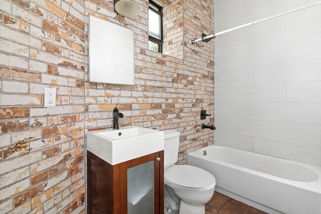 Building Photo - 1809 St Johns Pl