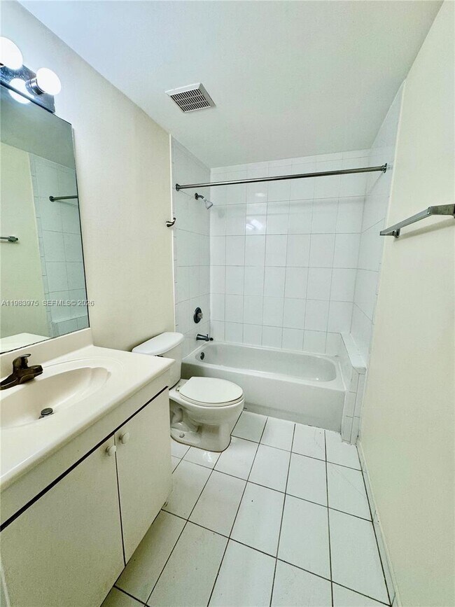 Building Photo - 6520 NW 114th Ave