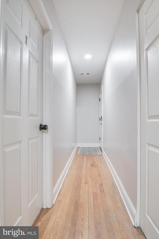 Building Photo - 1255 Raum St NE