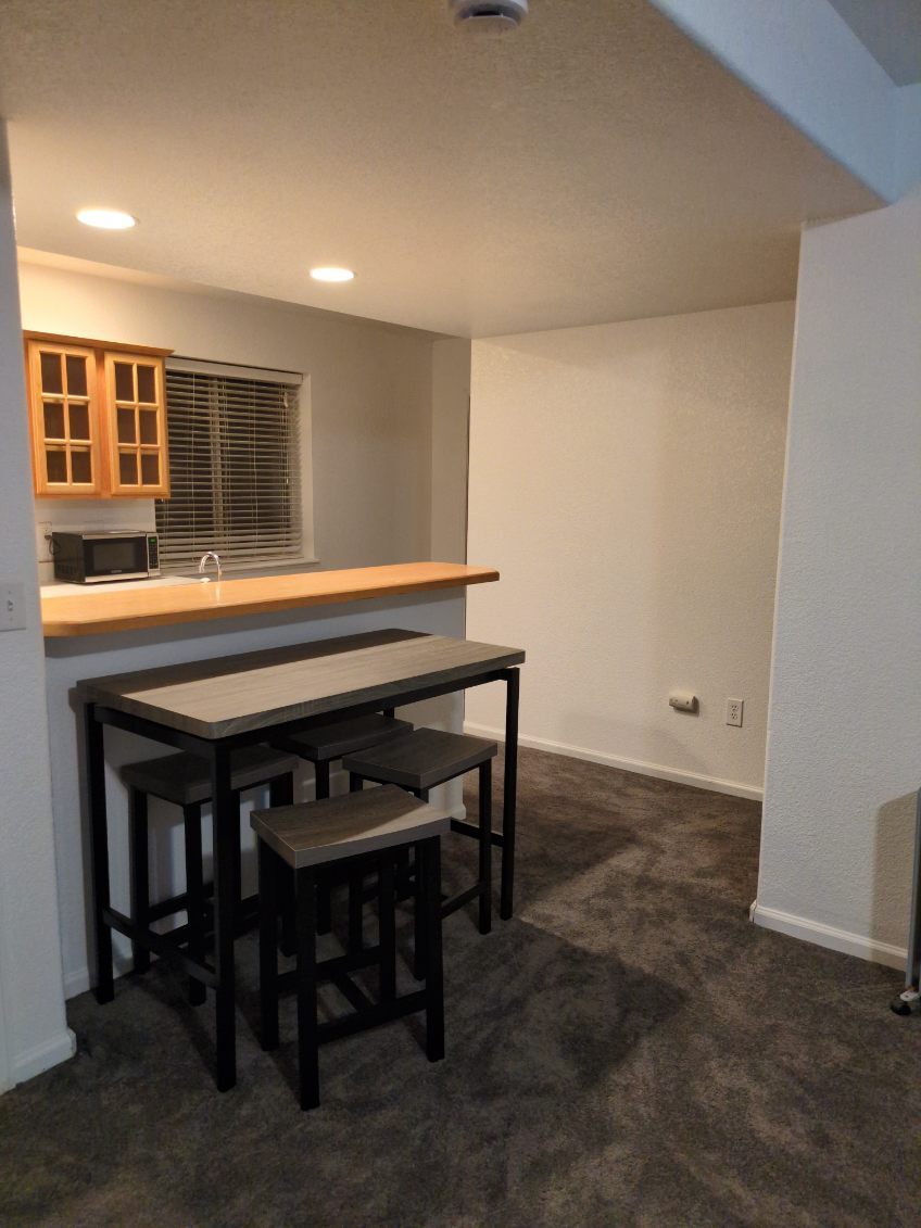 Building Photo - 1695 Cherry St