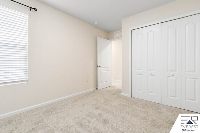 Building Photo - 152 Redbud Rd