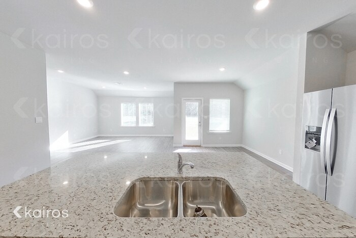 Building Photo - 11480 Brookwood Dr