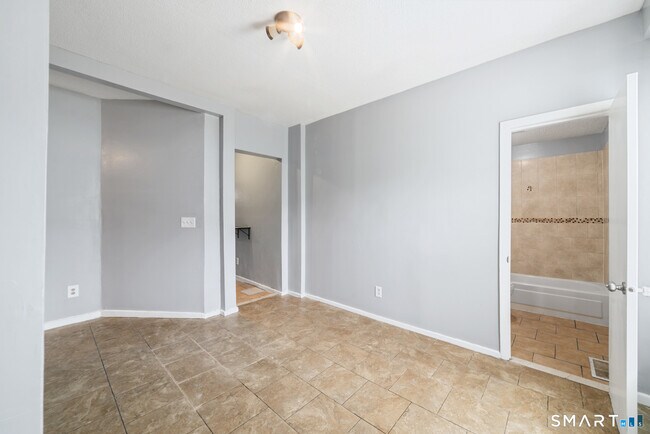 Building Photo - 705 Dixwell Ave