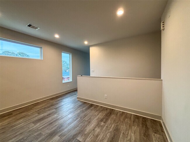 Building Photo - 4402 Bora Bora Ln
