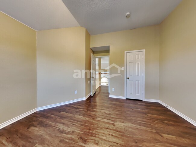 Building Photo - 5235 Kathryn Dr