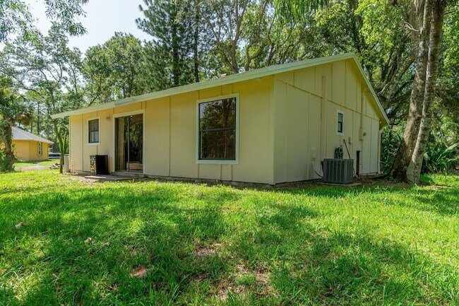 Building Photo - 11735 150th Ct N