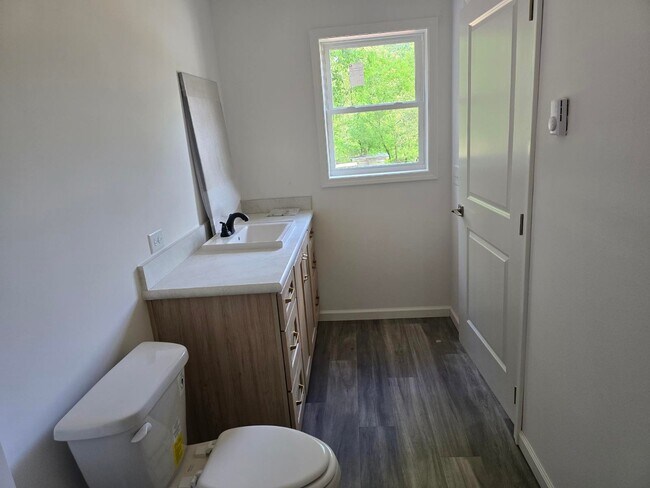 Building Photo - 43 Hull Dr