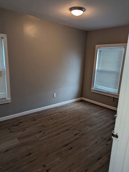 Building Photo - 5 Dawson Pl