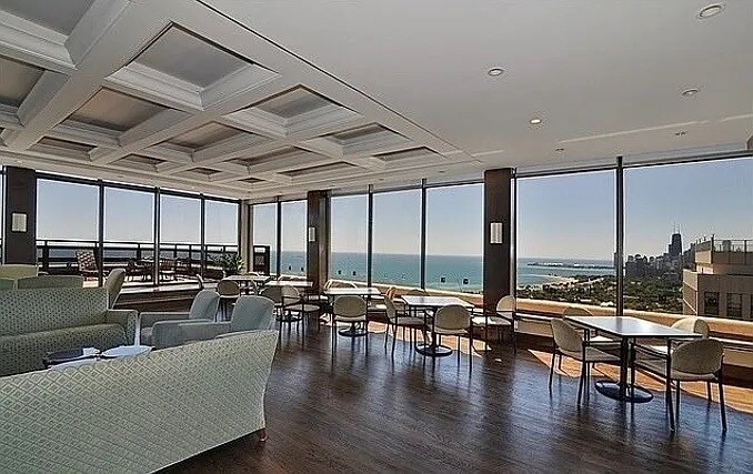 Building Photo - 2650 N Lakeview Ave