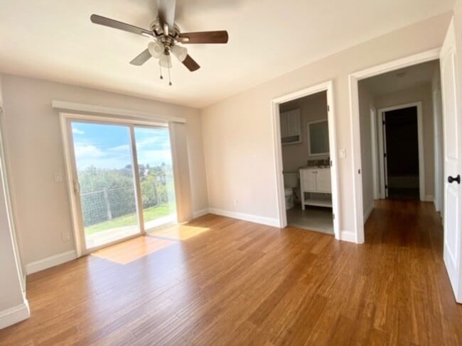 Building Photo - 3 Bedroom 2 Bath with View! (USD / Linda V...