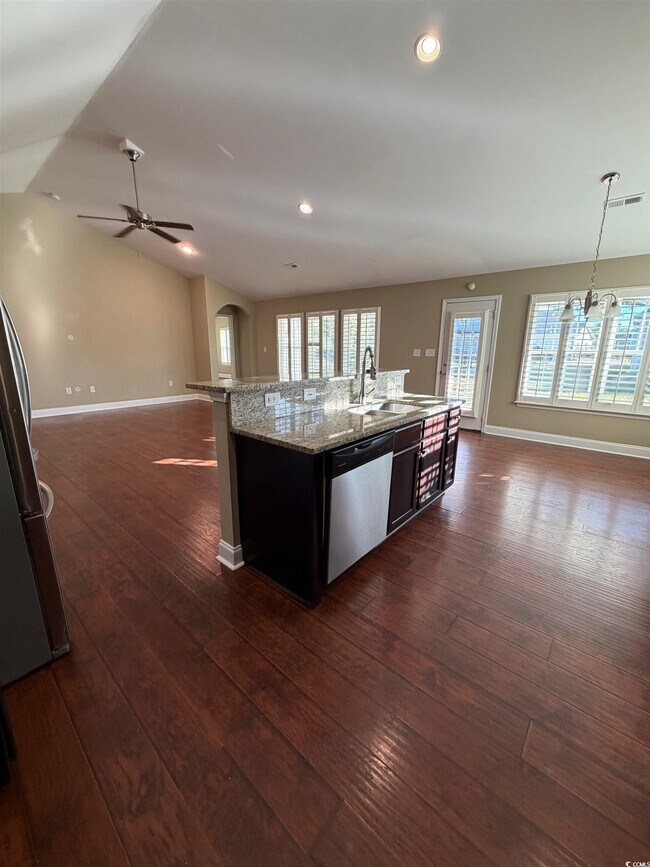 Building Photo - 619 Uniola Dr