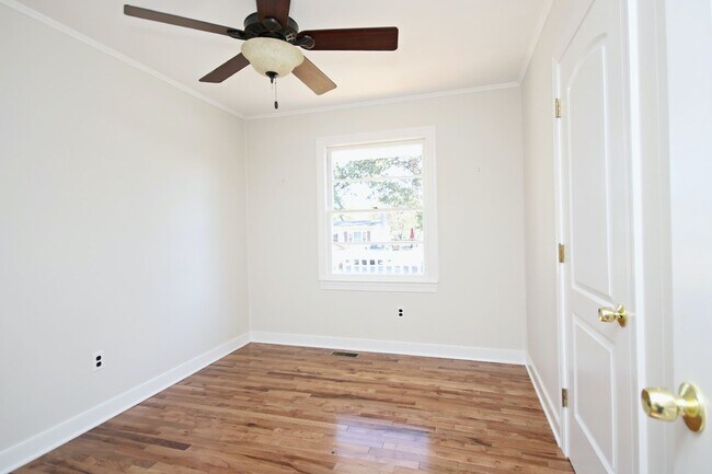 Building Photo - Updated Small Pet-Friendly Crozet Home