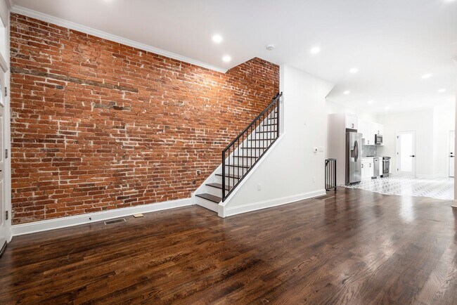 Building Photo - 1925 N 32nd St