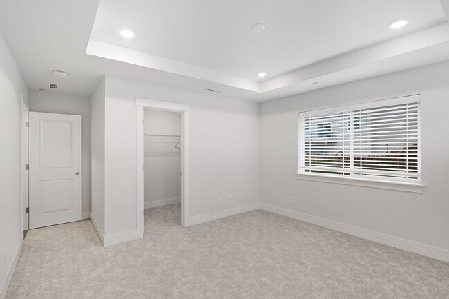 Building Photo - Elegant 4 Bedroom| 2.5 Bathroom Tigard Hom...