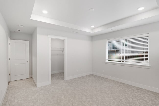 Building Photo - Elegant 4 Bedroom| 3 Bathroom Tigard Home ...