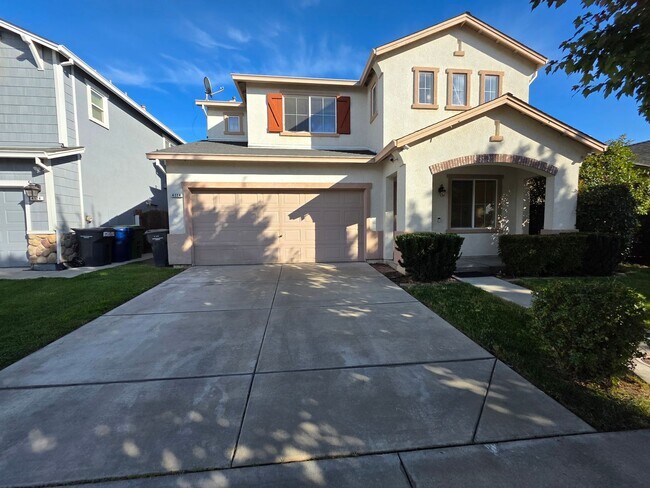 Primary Photo - 4 bedroom in north Turlock!