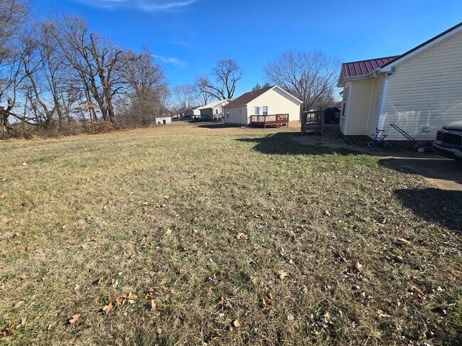 Building Photo - 1/2 OFF 1st Month's Rent!!