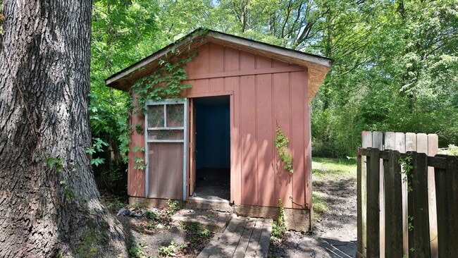 Building Photo - 127 Barbara Ave