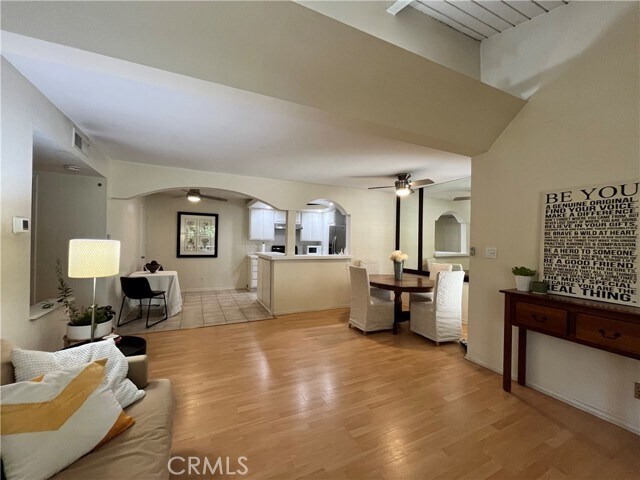 Building Photo - 3719 Country Club Dr