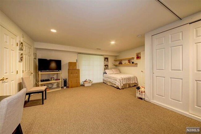 Building Photo - 106 Stonegate Trail