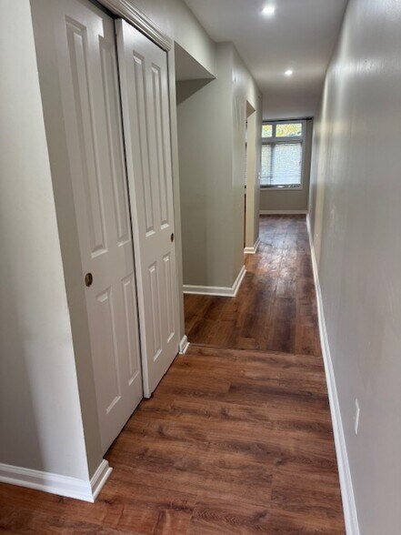 Building Photo - 3250 Fairfield Ave