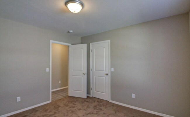 Building Photo - 3 bedroom duplex for rent in Battlefield