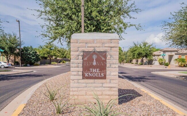 Building Photo - 4467 E Remington Dr