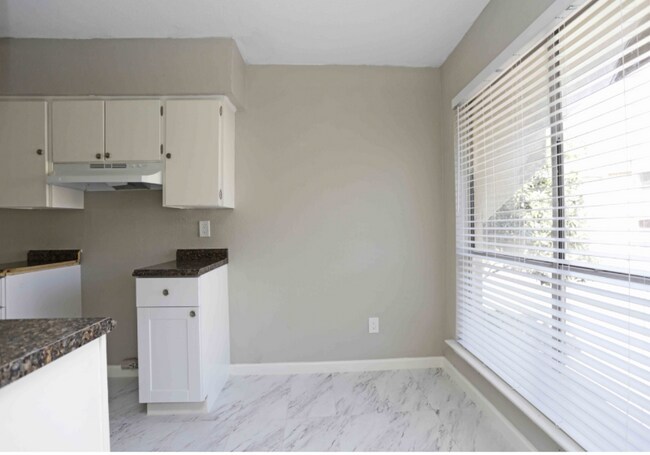 Building Photo - 9302 Beck Ave